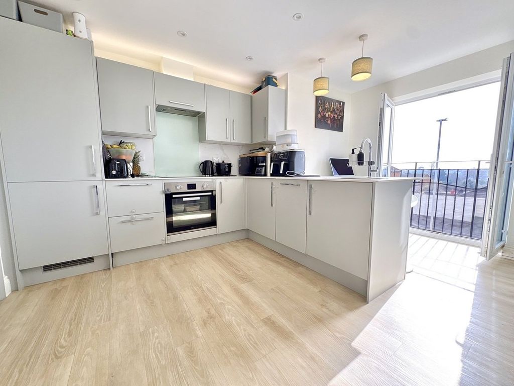 Property photo 3 of 22