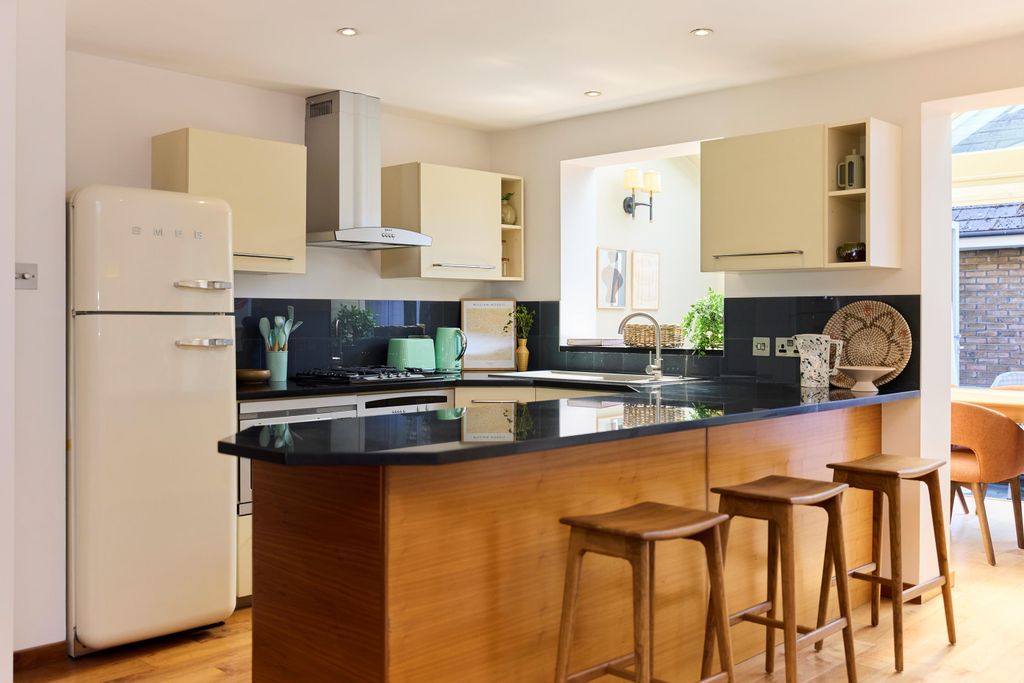 Property photo 2 of 39 Image