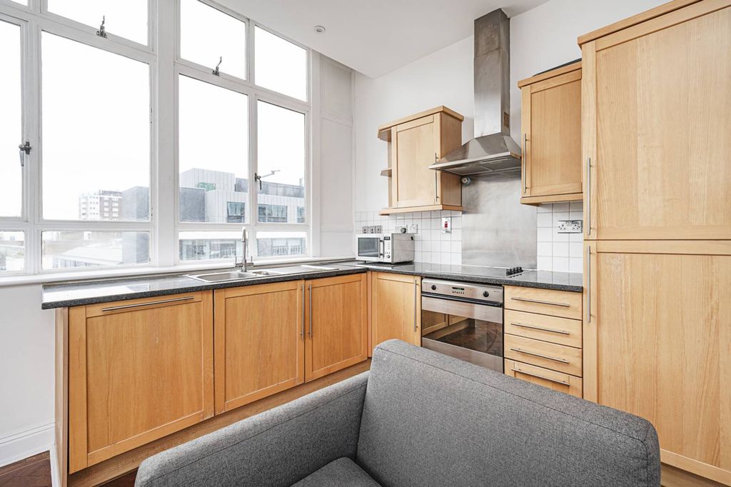 Property photo 1 of 10