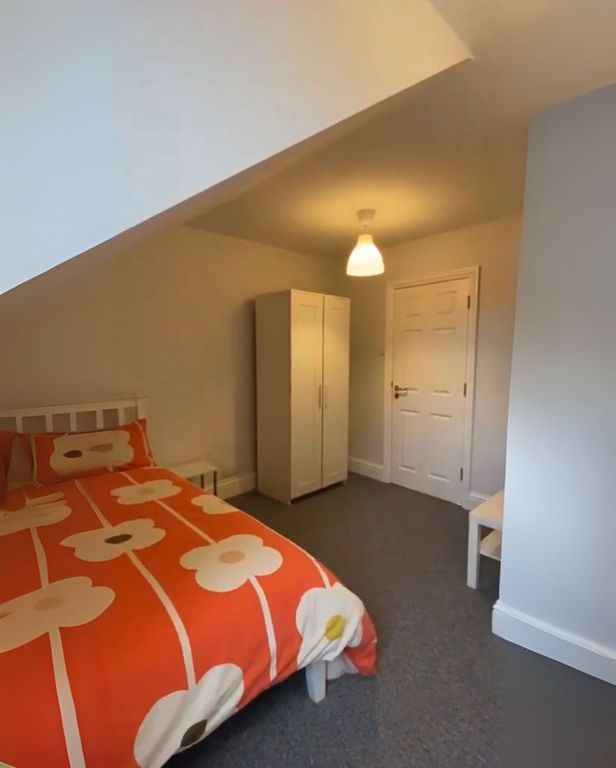 Property photo 3 of 8 Photo 4