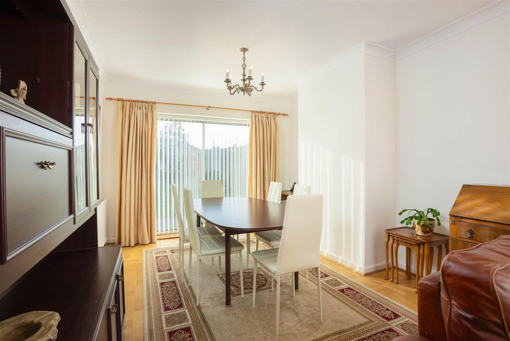 Property photo 3 of 14 00004.Jpg