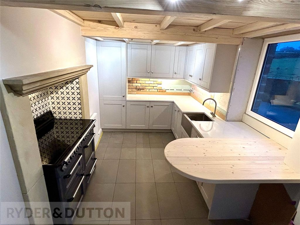 Property photo 2 of 14 Kitchen