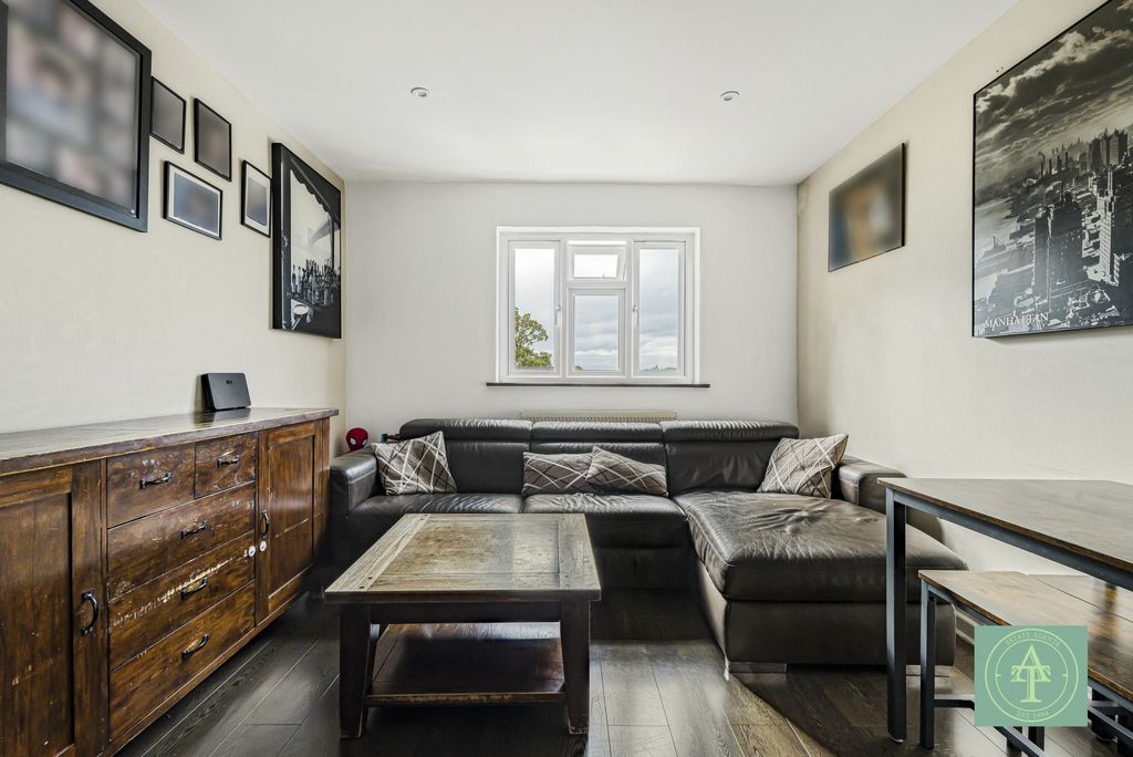 Property photo 3 of 15 Gallery