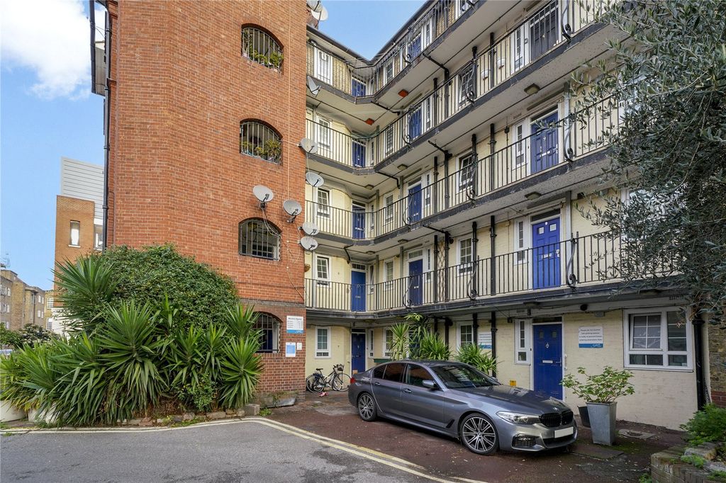 Property photo 2 of 12 External