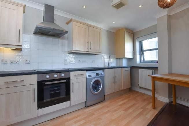 Property photo 3 of 6 Kitchen
