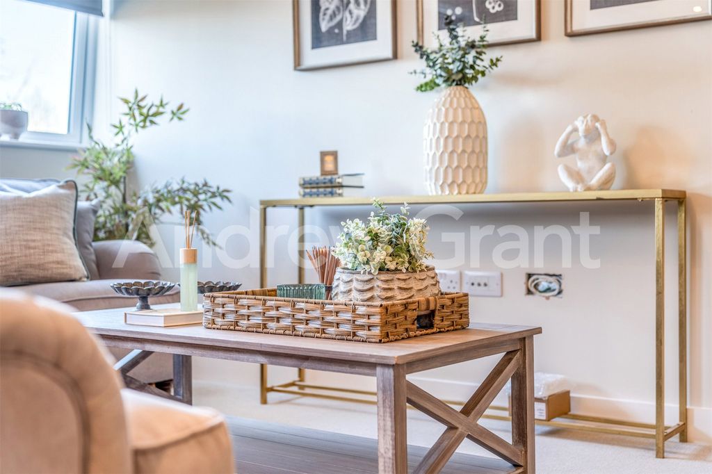 Additional image 12 of 2 bed flat to rentOrchard House, 2 Victoria Square, Droitwich WR9