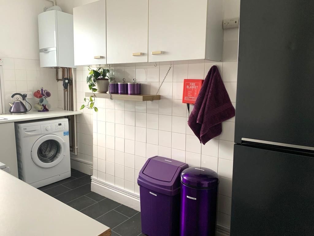 Property photo 3 of 13 Kitchen