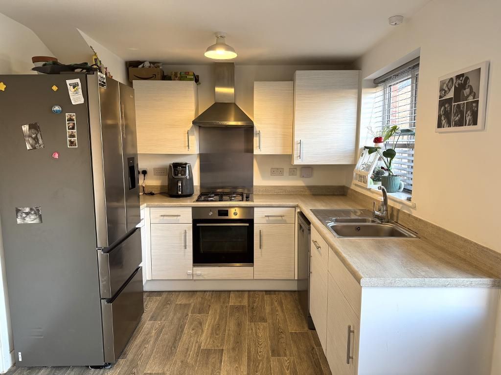 Property photo 2 of 14 Kitchen