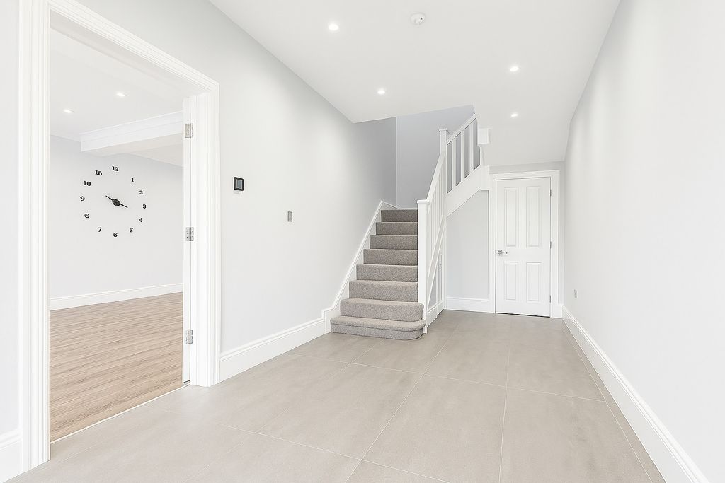 Property photo 3 of 16 Entrance