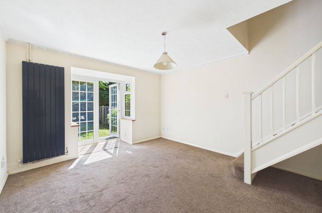 Property photo 2 of 14 Cam03259G0-Pr0282-Still012