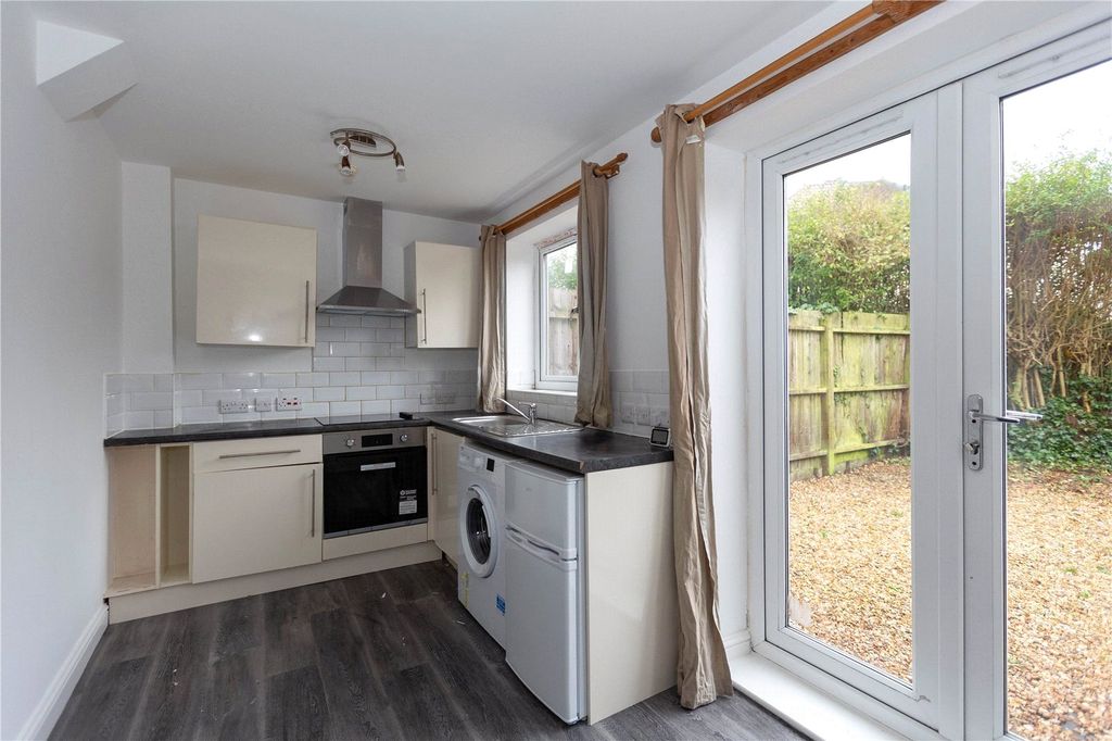 Property photo 2 of 29 Flat 1, Kitchen
