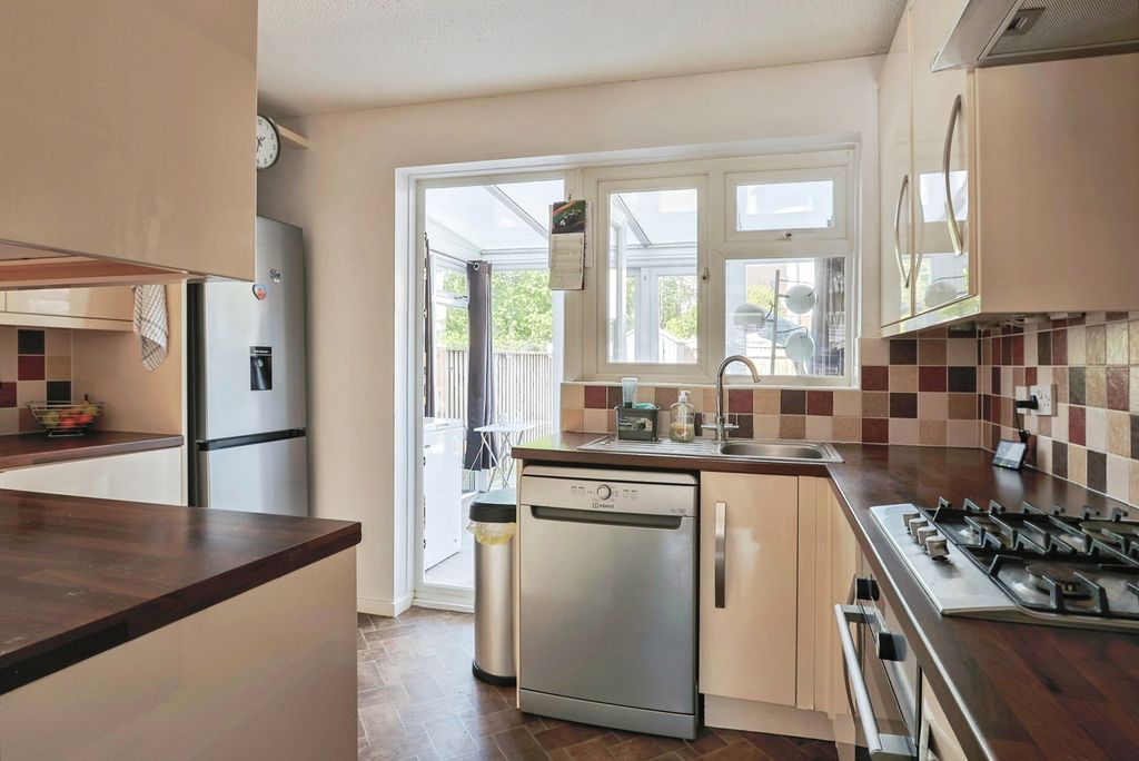 Property photo 3 of 13 Kitchen