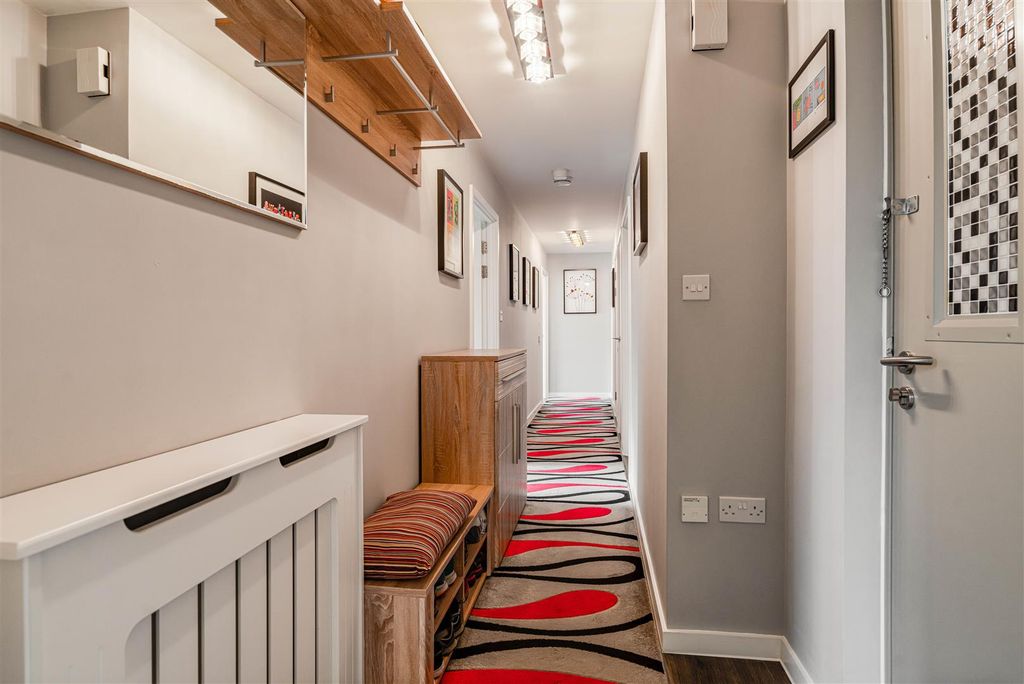 Property photo 3 of 19 Hallway