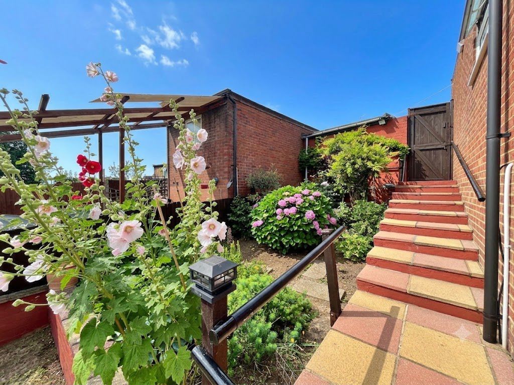 Property photo 3 of 19 Photo 13