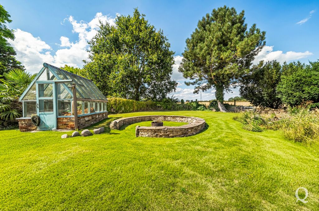 Property photo 3 of 38 67348F6E-2Db2-456...