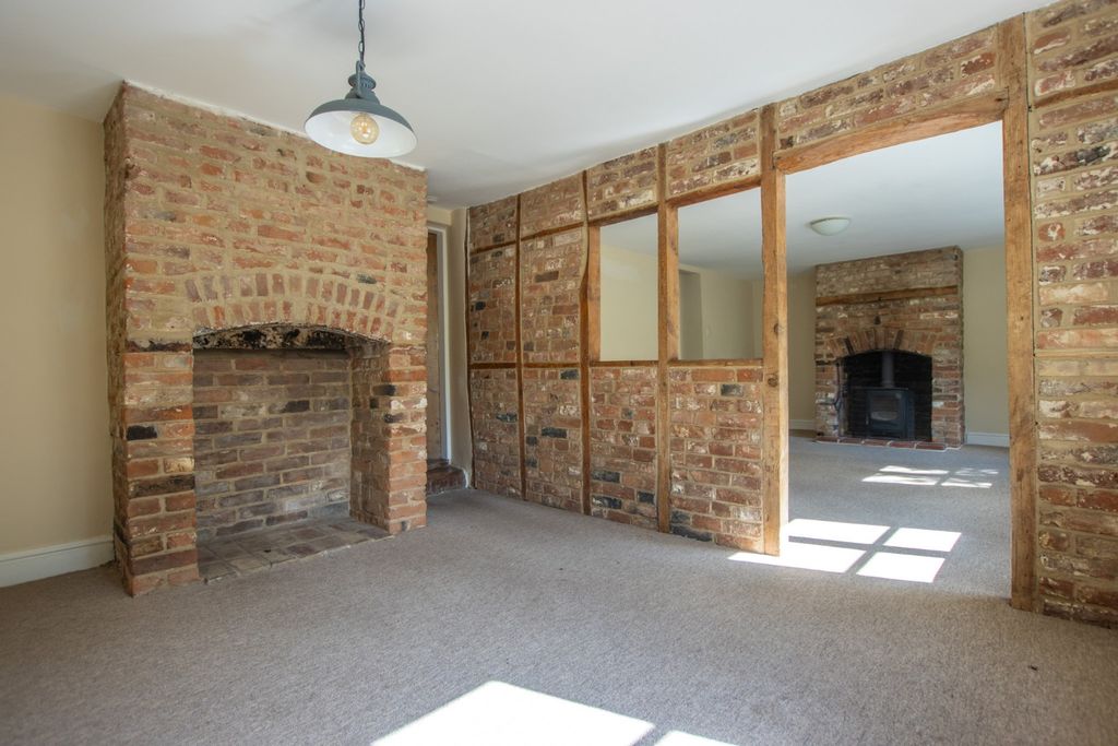 Property photo 3 of 28 4408016