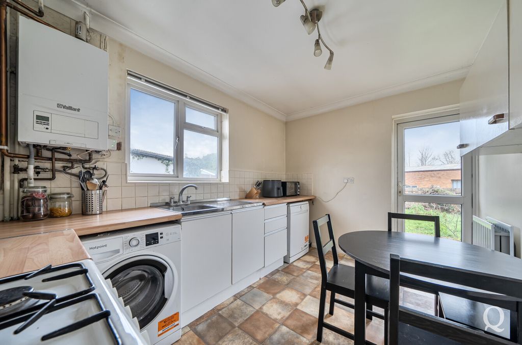 Property photo 2 of 21 d8c2994c-14B4-456...