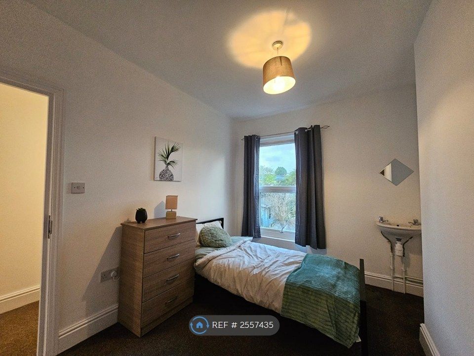 Property photo 2 of 23