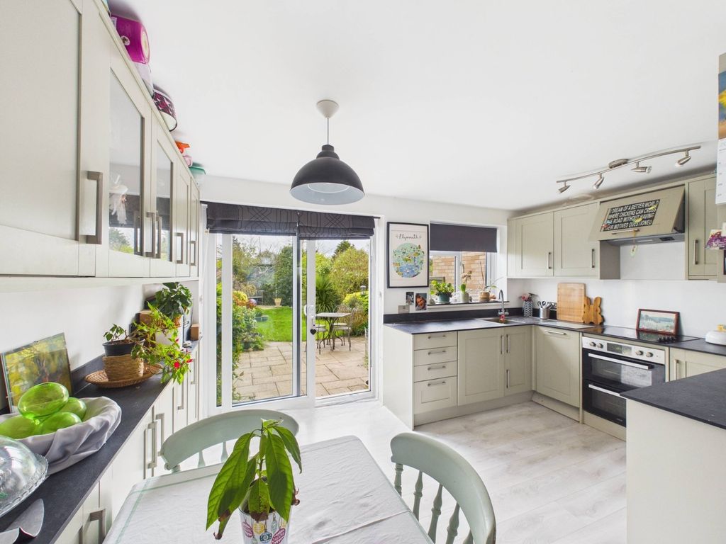 Property photo 2 of 10 Kitchen Dining Room