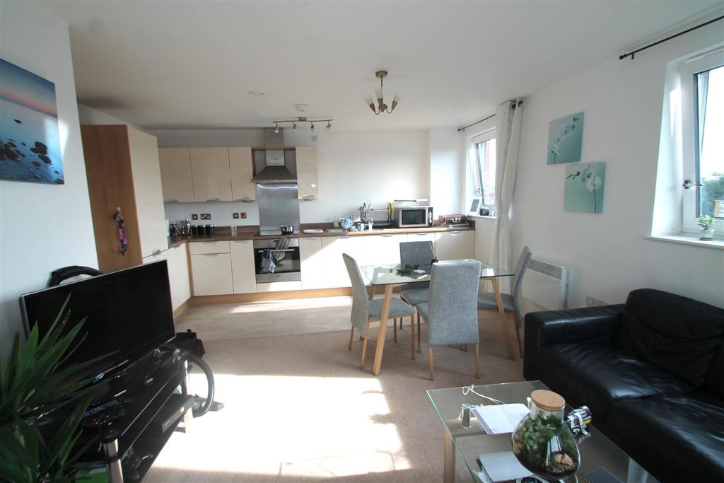 Property photo 3 of 9 Kitchen Area