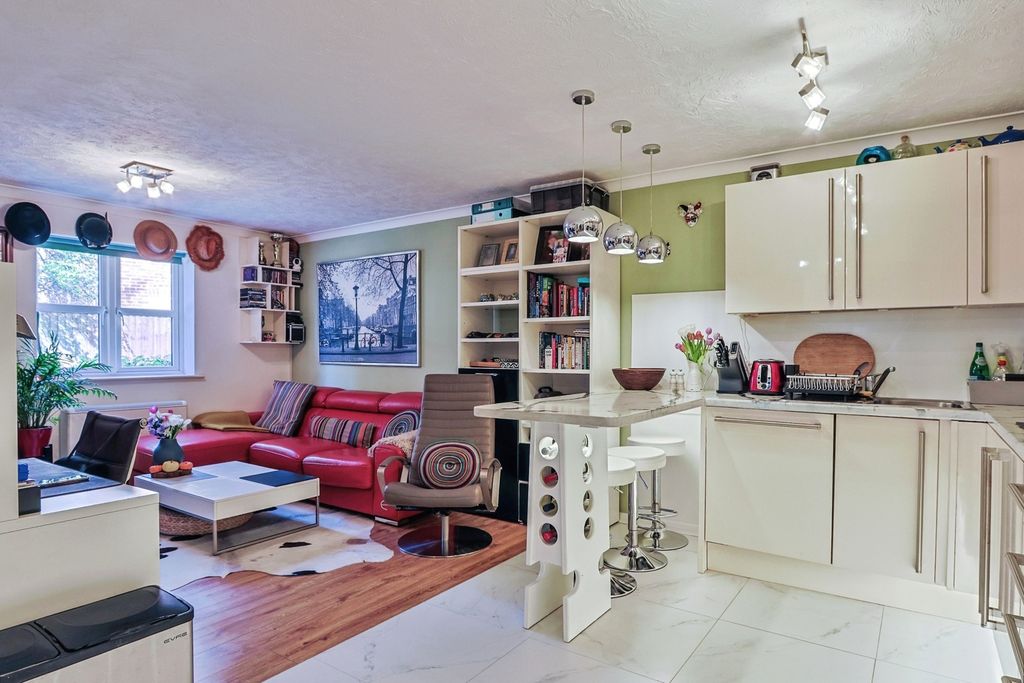 Property photo 3 of 15 Pbox-Img.Jpg