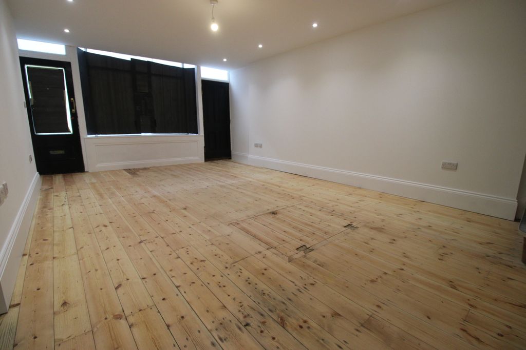 Property photo 3 of 8 Img_3559