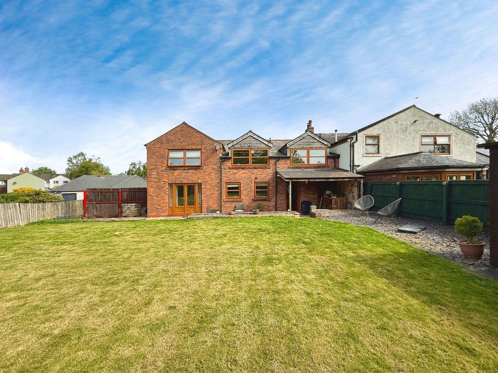 Property photo 1 of 32