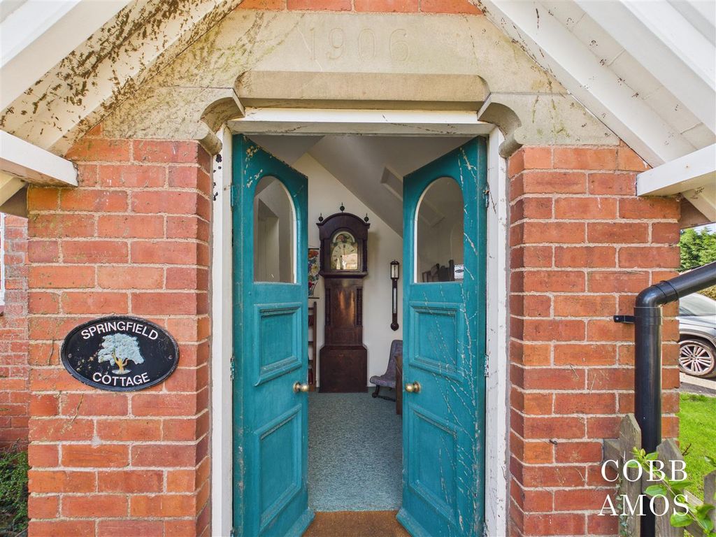 Property photo 2 of 25 1. Entrance.Jpg