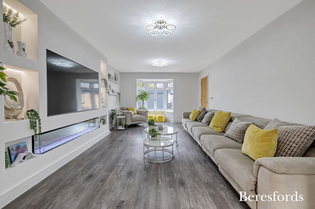 Property photo 3 of 30 Picture No. 31