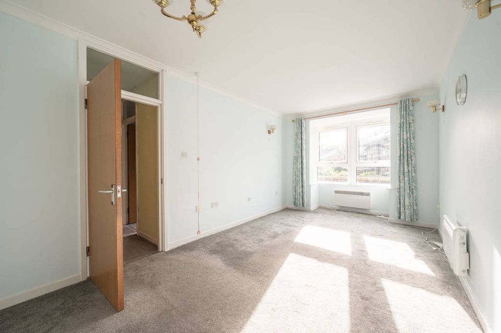Property photo 3 of 11