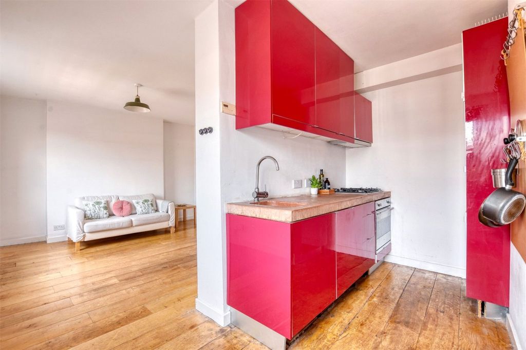 Property photo 3 of 10 Shepton Houses E2