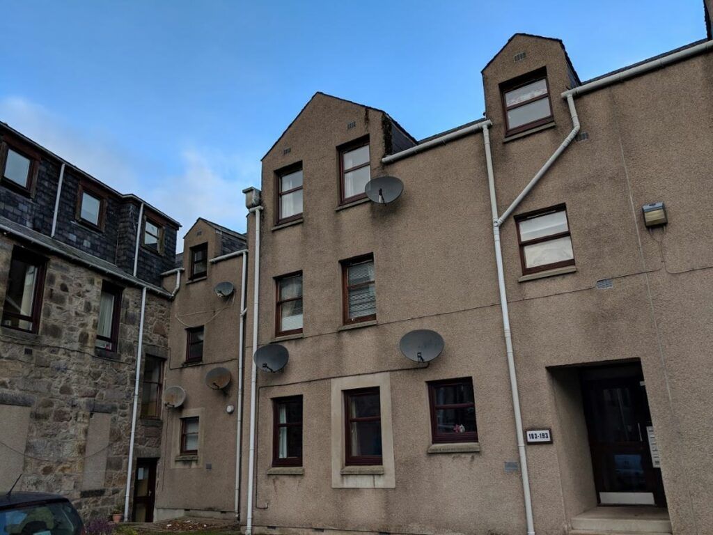 Property photo 1 of 12
