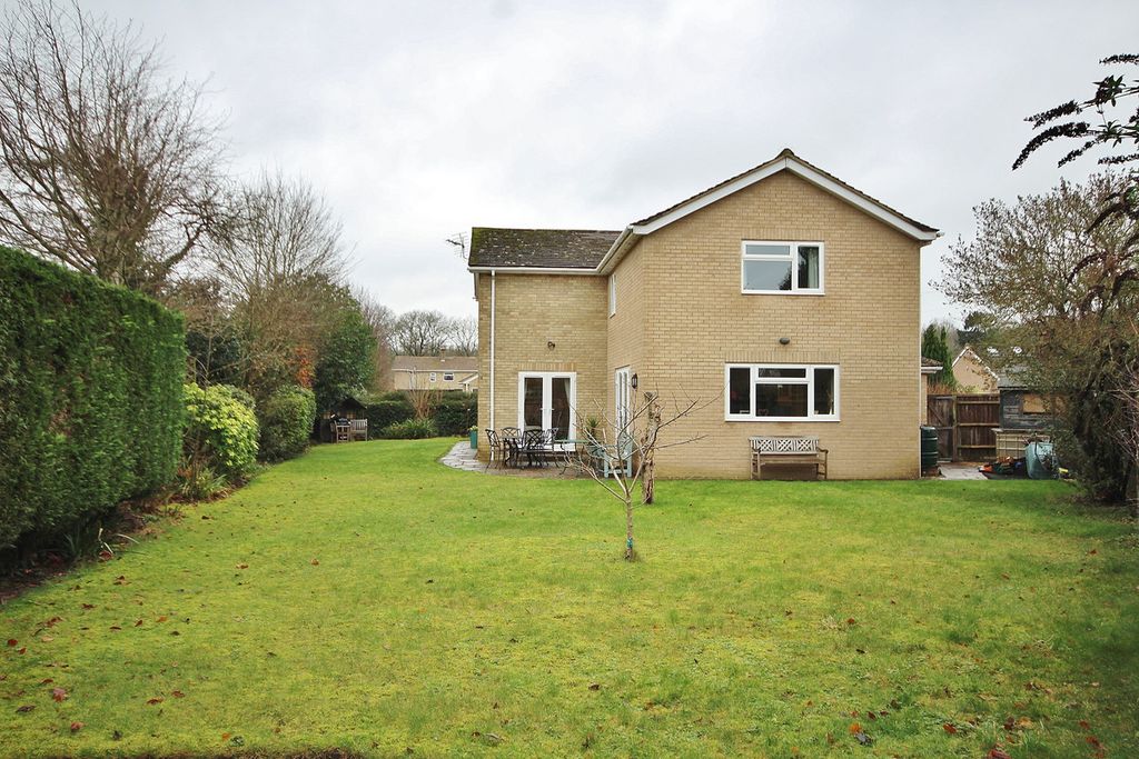 Property photo 2 of 27