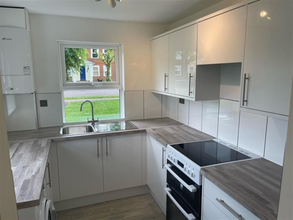 Property photo 2 of 7 Kitchen