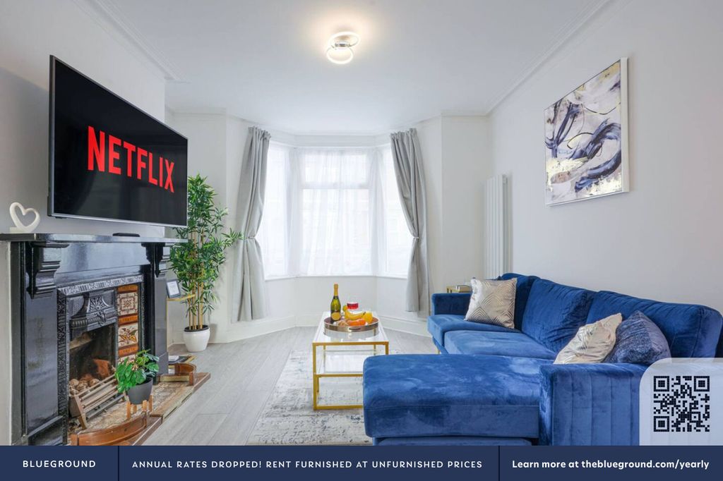 Property photo 3 of 26 Living Room