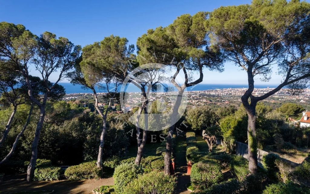 Property photo 2 of 26