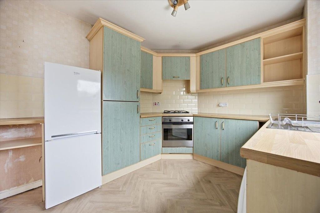 Property photo 3 of 22 14-23_Clarinda_Court_Kirkintilloch_014.Jpg