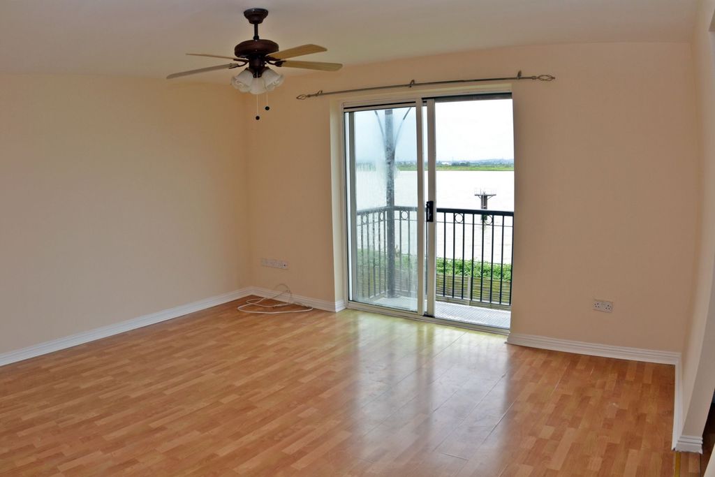 Property photo 2 of 6 Photo 1