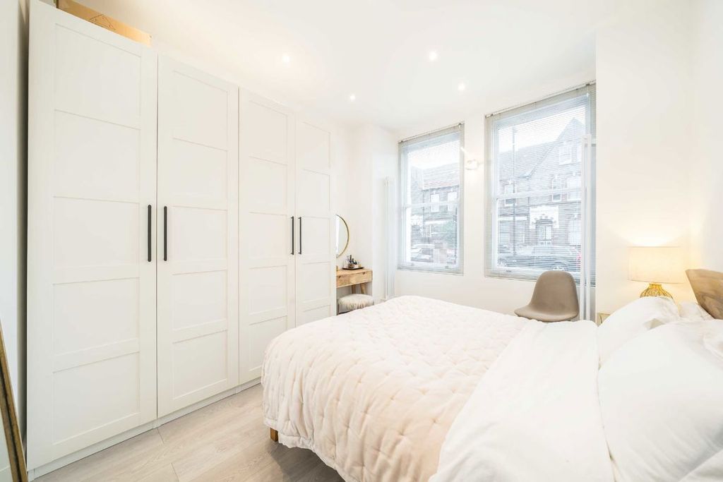 Property photo 2 of 8