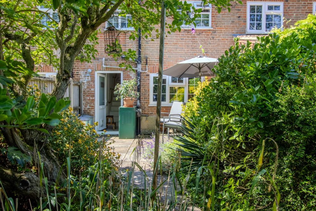 Property photo 2 of 22 5259894