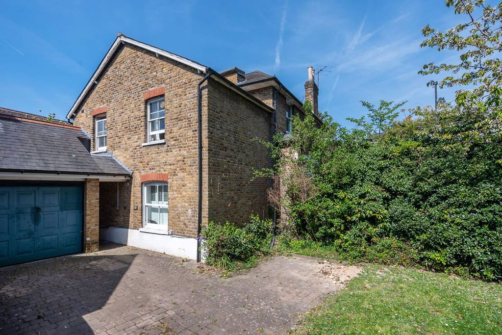 Property photo 1 of 3