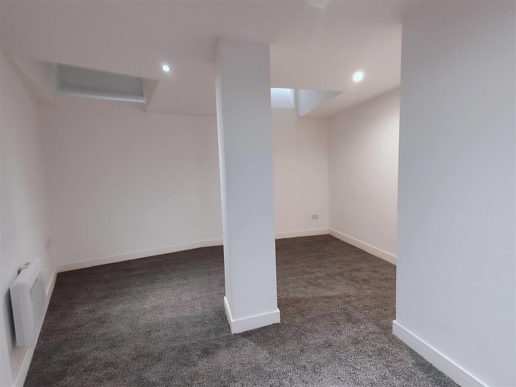 Property photo 2 of 11 Angle Two