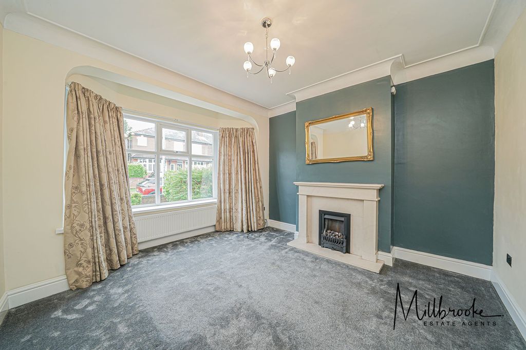 Property photo 2 of 31