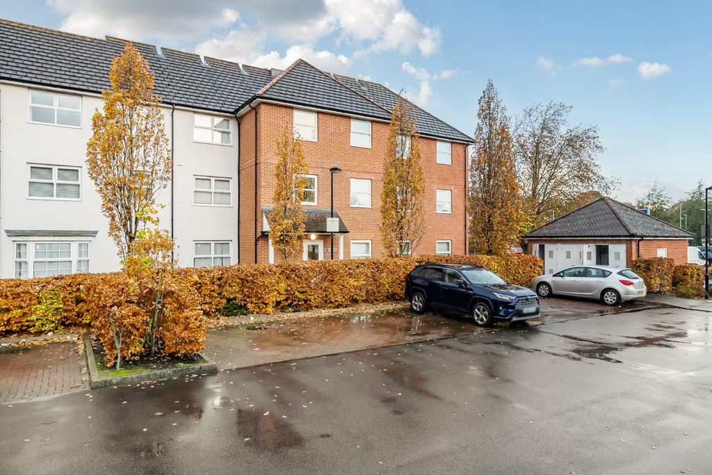 Property photo 1 of 23 1376089-24-69122998192Ca.Jpg