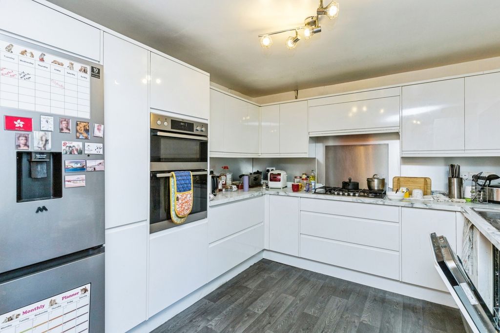Property photo 3 of 19 Pbox-Img.Jpg