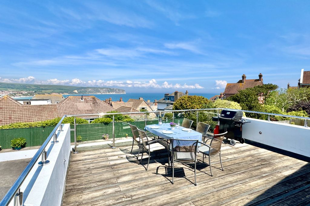 Property photo 2 of 16 Terrace
