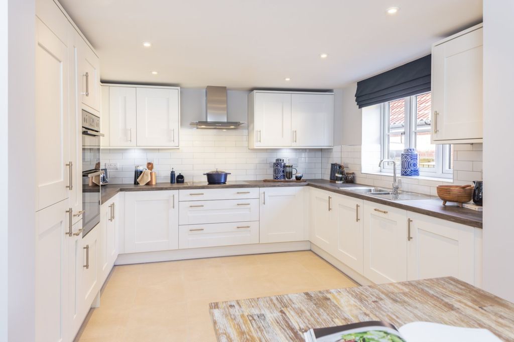 Property photo 3 of 11 Picture No. 23