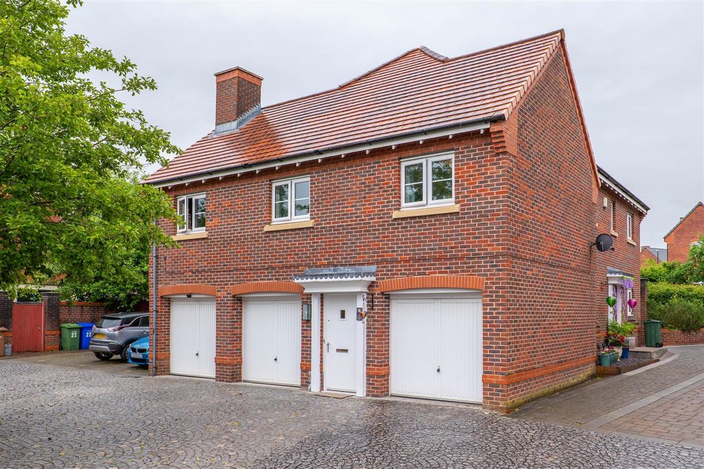 Property photo 1 of 19 Front External