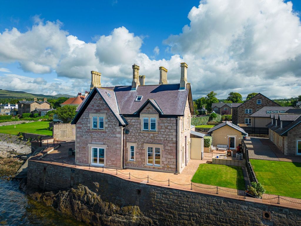 Property photo 1 of 43