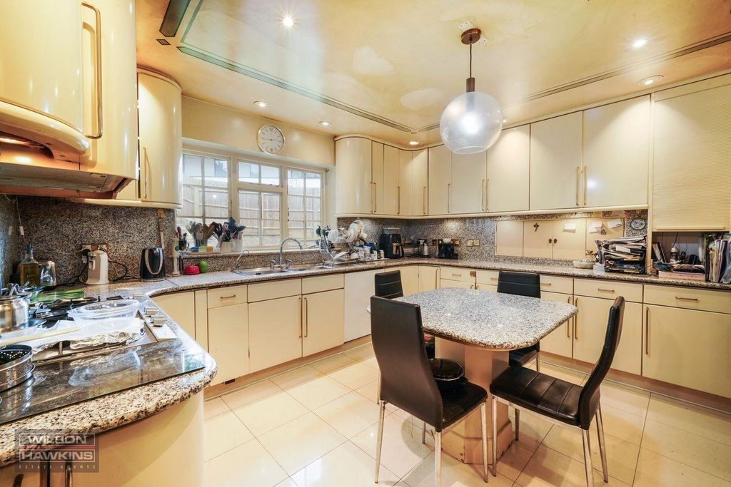 Property photo 2 of 19 4 Georgian Way - N5Qmzsrjumzm2Qsqt7Du (Id 16010).J